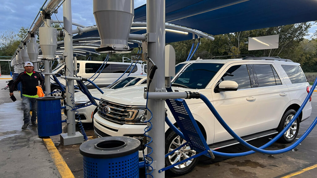 Oasis Wash Club in Houston, TX has spacious vacuuming areas