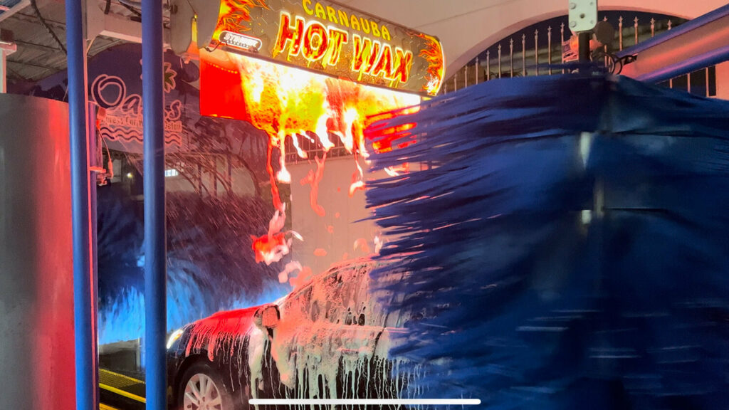 Ultimate Express 360 comes with Carnauba Hot Wax for a lasting shine